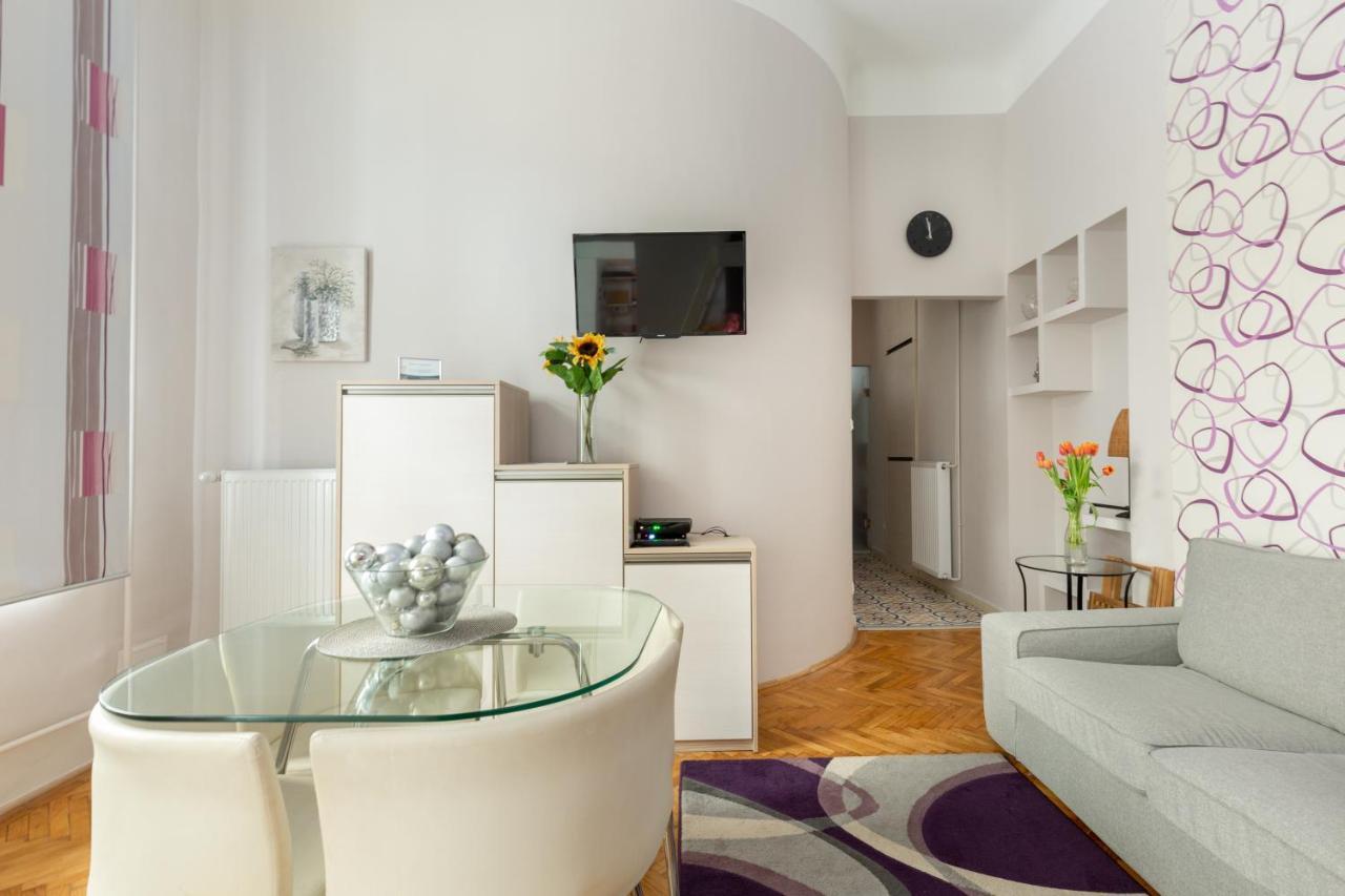 Balaton Apartment Central Будапеща Екстериор снимка